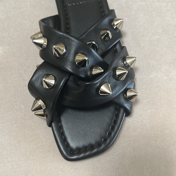 Christian Loubutin Flat NWT - Picture 5 of 7